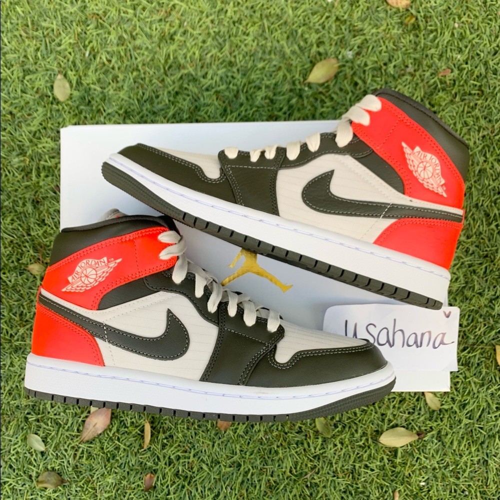 Women's Nike air Jordan 1 mid - Picture 3 of 4